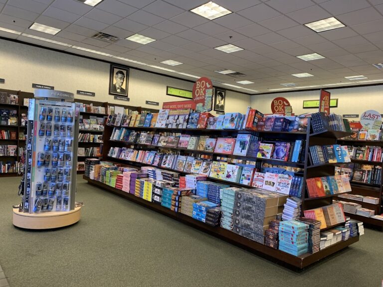 barnes noble laguna niguel 26751 768x576