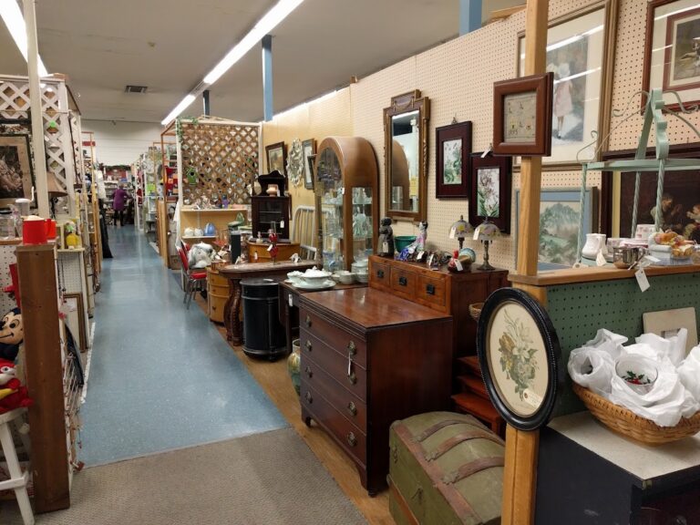 collectors market medford 97501 768x576