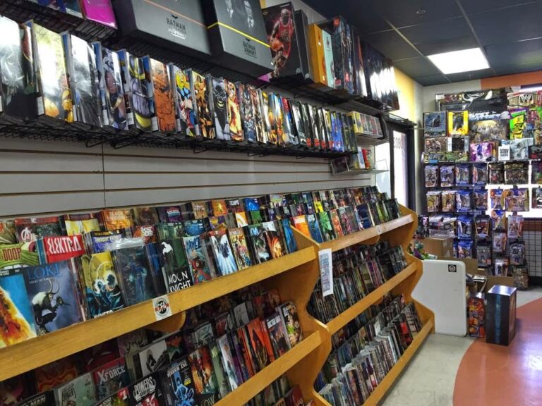 comic figure addicts presents paper plastic collectible community hayward 30542 768x576