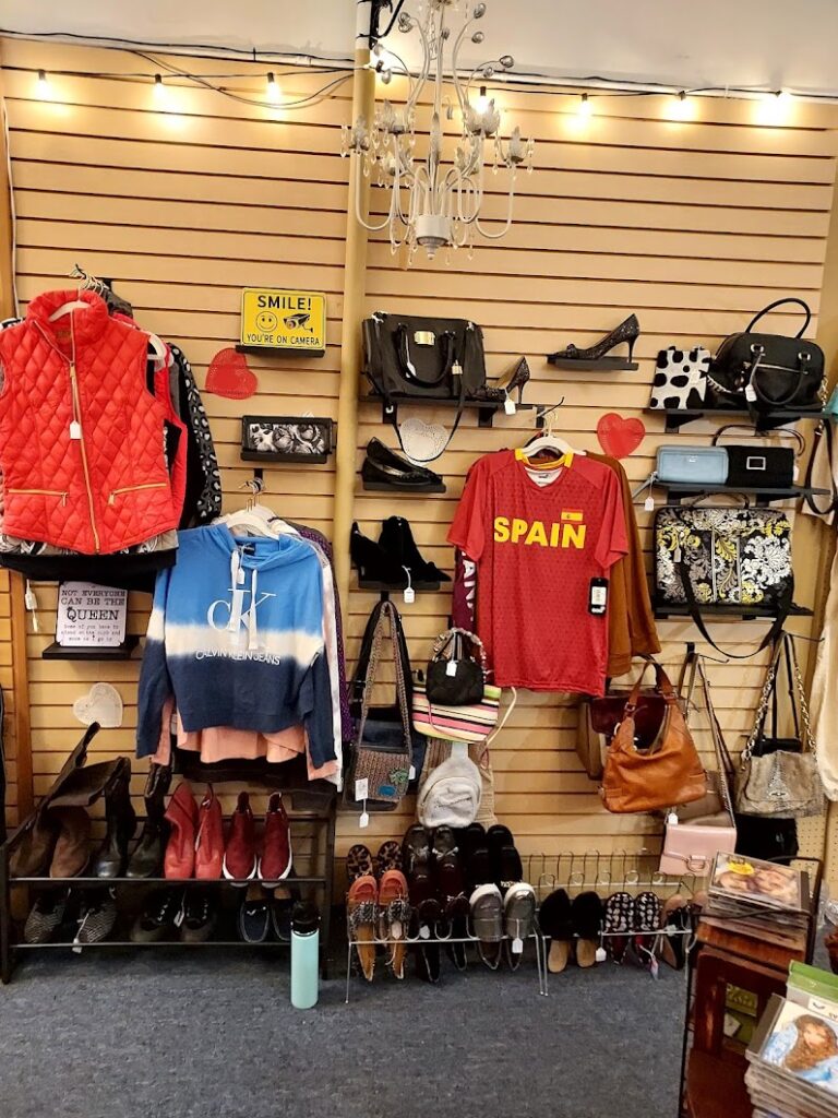 curios on hawthorne portland 97214 768x1024