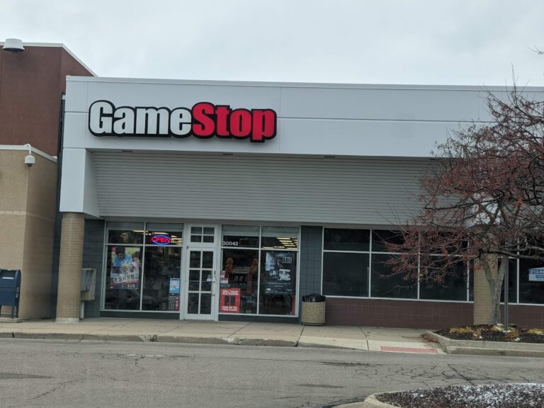 gamestop farmington hills 30010 768x576