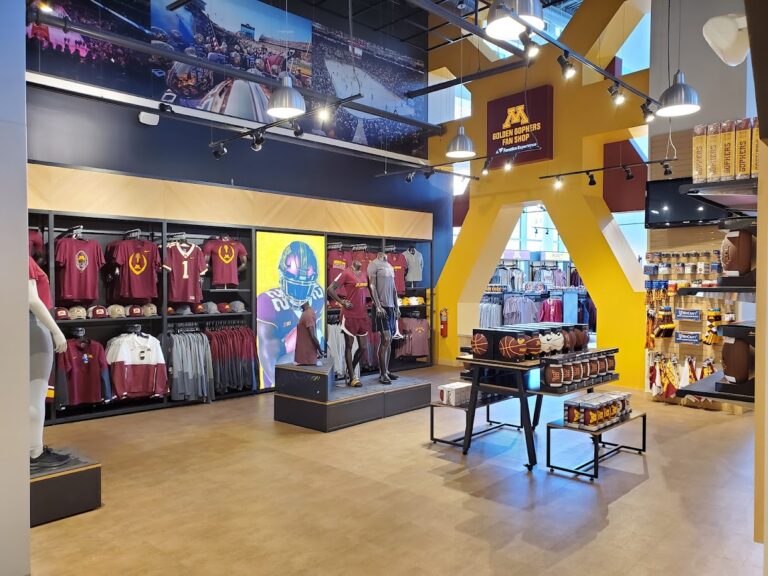 golden gophers fan shop minneapolis 55455 768x576