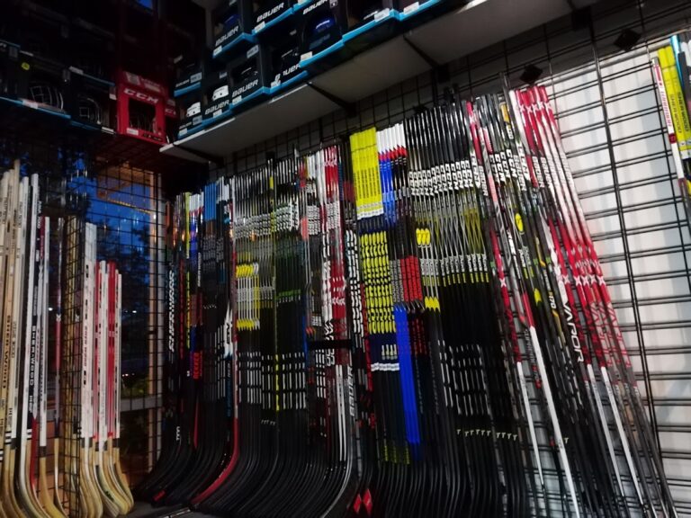 gunzo s sports center chicago 60607 768x576