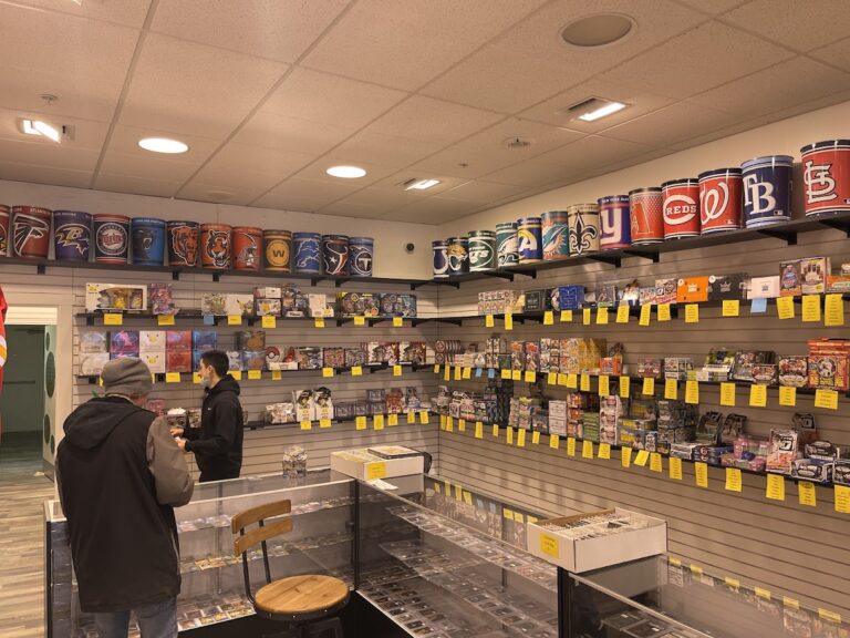 hoody s collectibles bend bend 61334 768x576