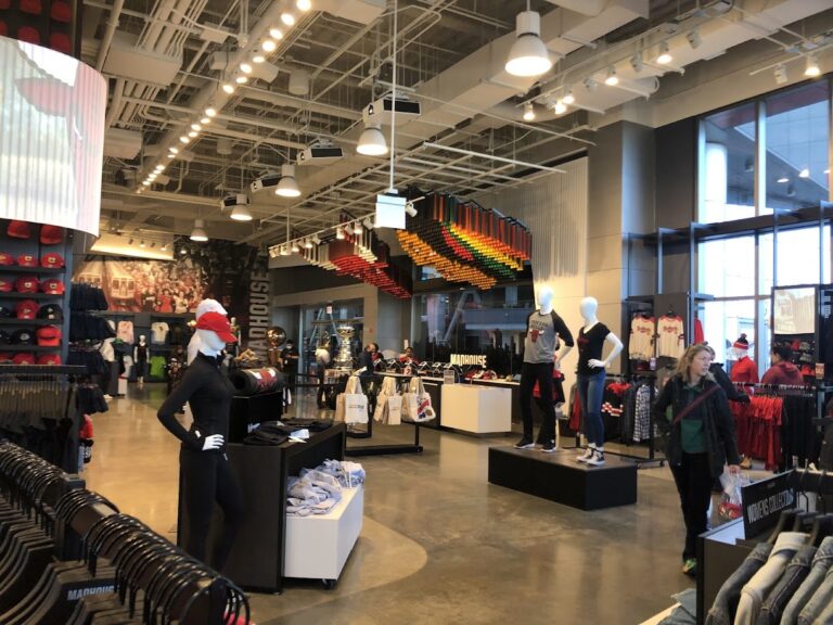 madhouse team store chicago 60612 768x576