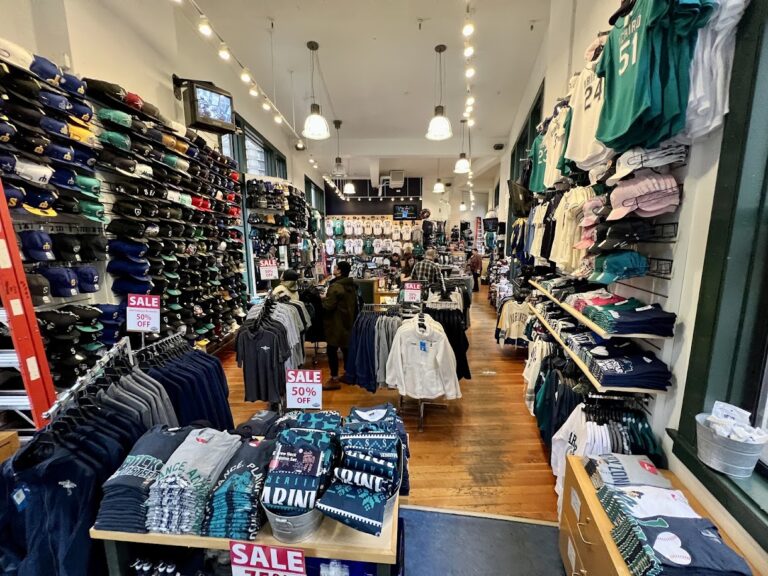 mariners team store seattle 98101 768x576