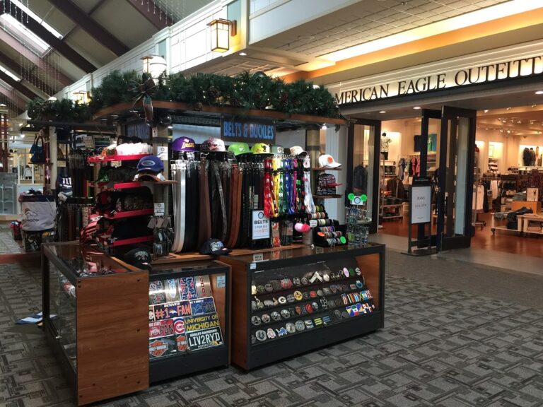 og sports collectibles wyoming 49418 768x576