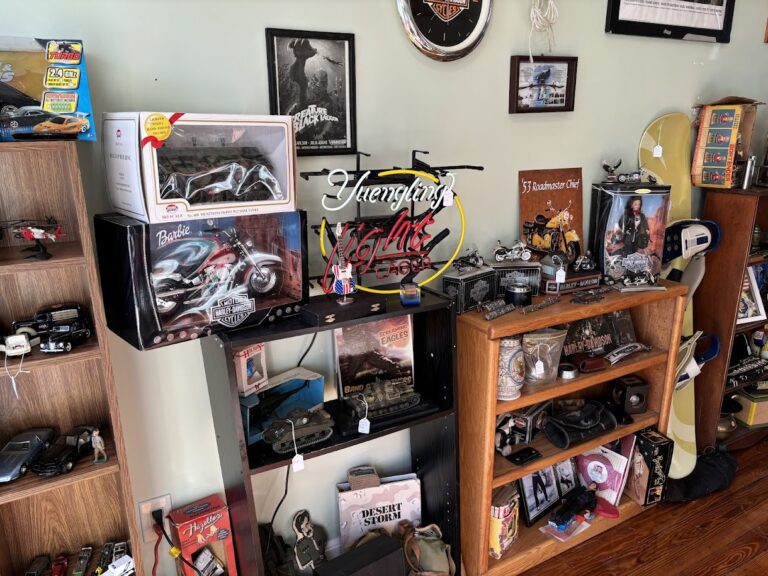 ric s pic s novelties and memorabilia new haven 06515 768x576