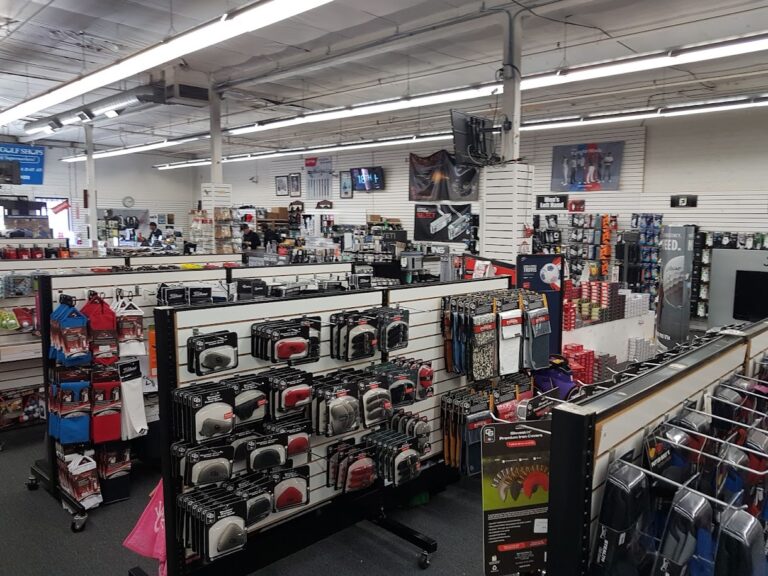 roger dunn golf shops santa monica 90025 768x576