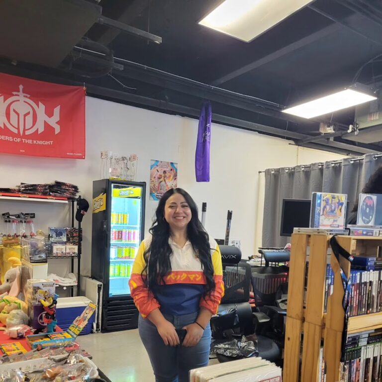 rok gaming lounge kendall 15305 768x768