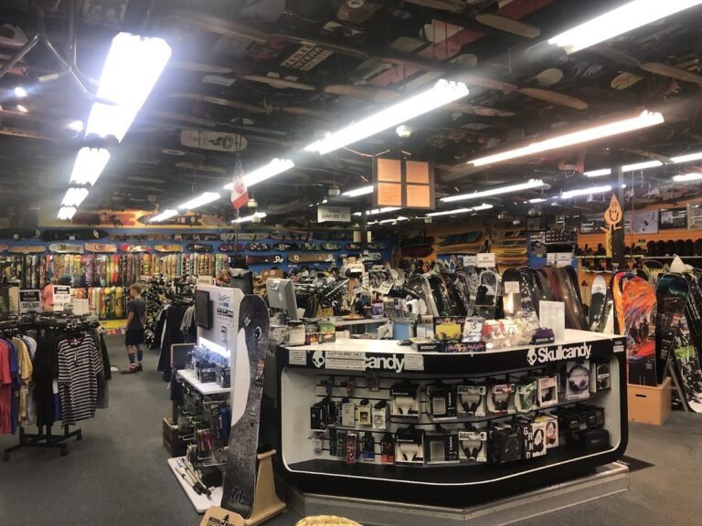 salty peaks snowboard shop millcreek 84109 768x576