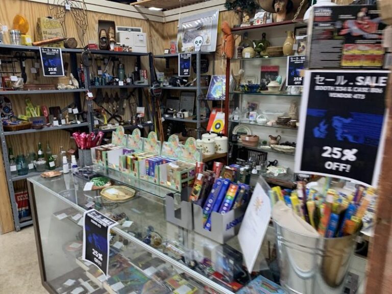 the picker knows antiques collectibles west des moines 50265 768x576