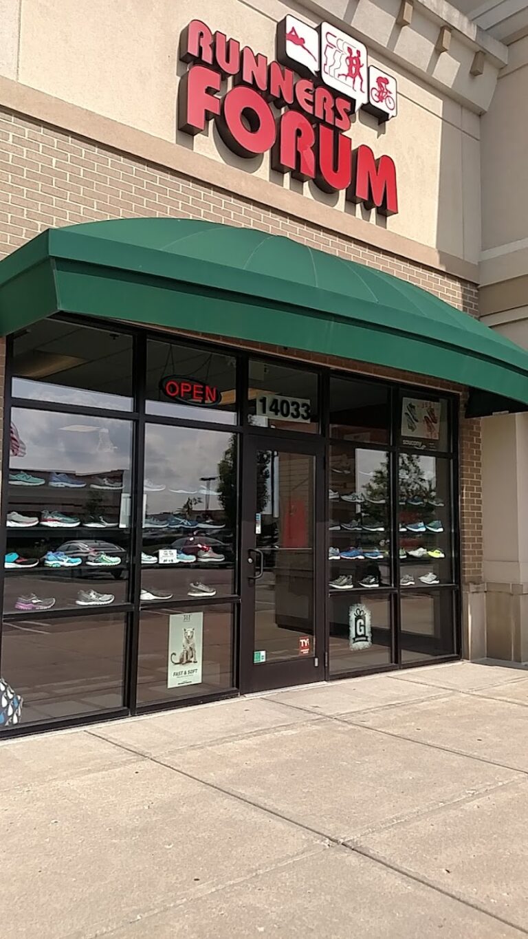 the runners forum fishers noblesville 14033 768x1365