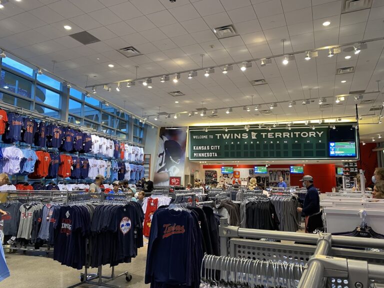 twins new era team store minneapolis 55403 768x576