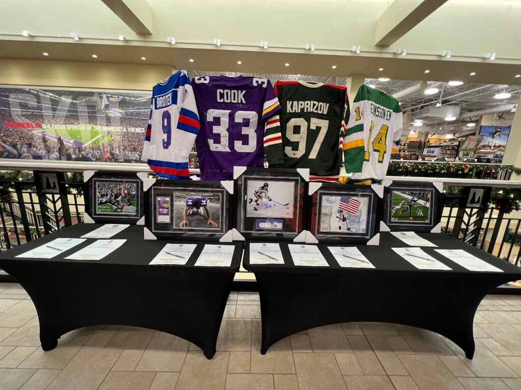 universal sports auctions bloomington 55425 1024x768