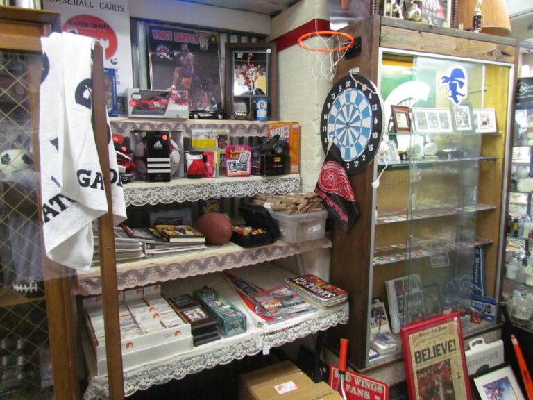 warehouse one antiques collectibles grand rapids 49503 768x576